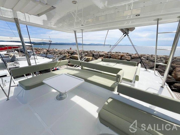 Bali 4.6 - Yacht Charter Sailica