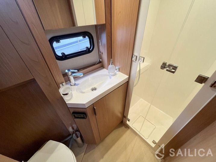 Bali 4.6 - Yacht Charter Sailica