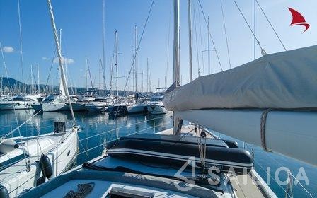 Dufour 430 - Yacht Charter Sailica