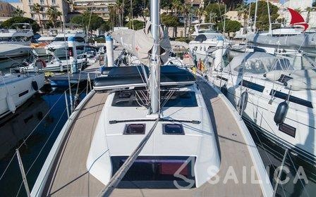 Dufour 430 - Yacht Charter Sailica