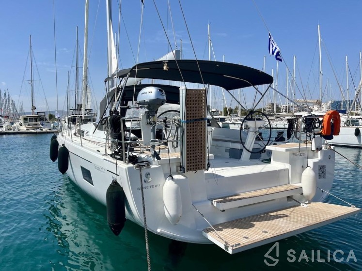 Oceanis 51.1 - Yacht Charter Sailica