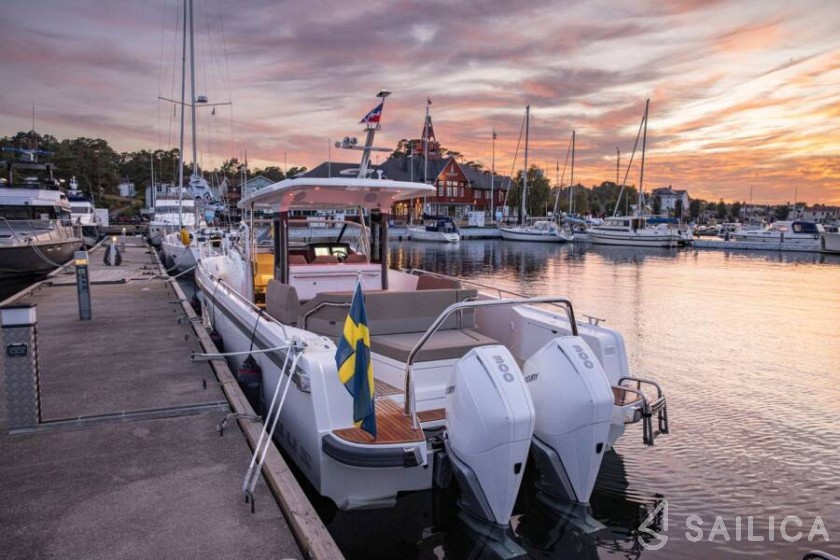 Nimbus Tender T11 - Yacht Charter Sailica