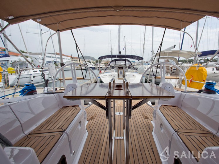 Elan 40 Impression - Yacht Charter Sailica