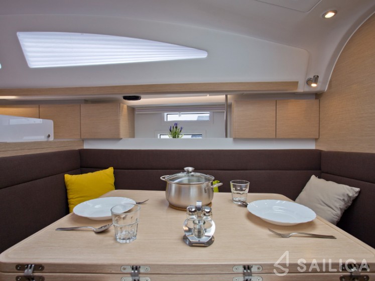 Elan 40 Impression - Yacht Charter Sailica
