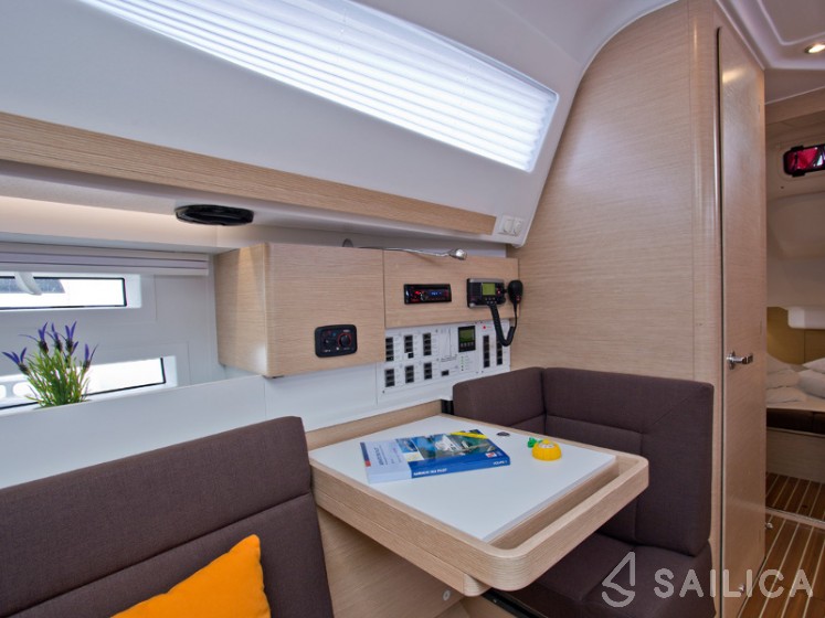 Elan 40 Impression - Yacht Charter Sailica