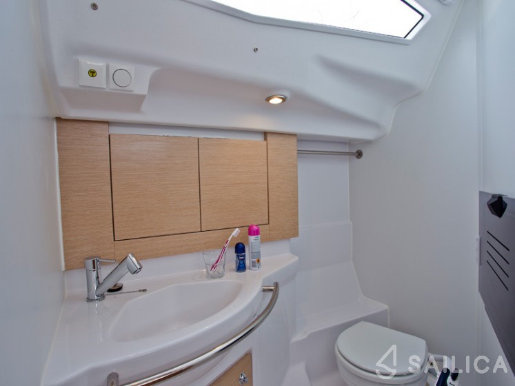 Elan 40 Impression - Yacht Charter Sailica