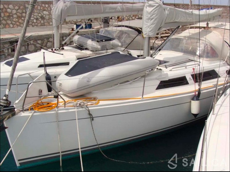 Hanse 325 - Yacht Charter Sailica