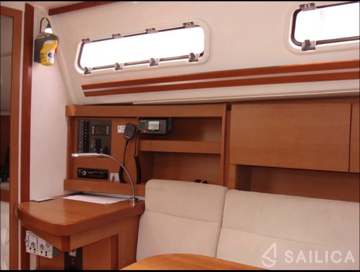 Hanse 325 - Yacht Charter Sailica