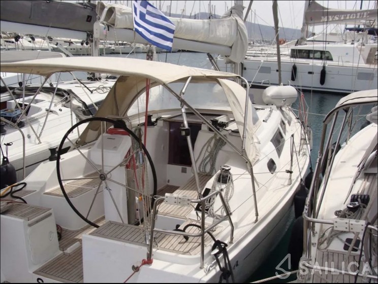 Hanse 325 - Yacht Charter Sailica