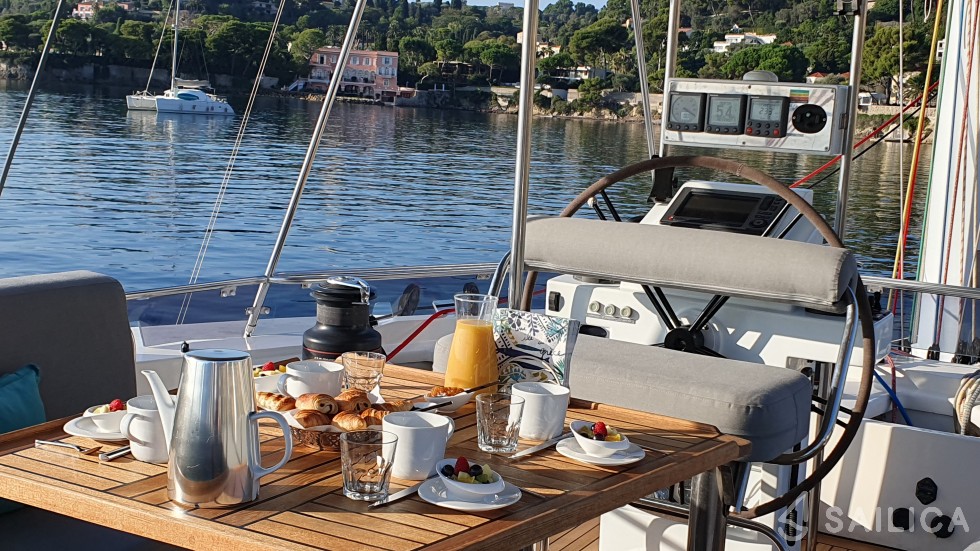 Sunreef 62 - Yacht Charter Sailica