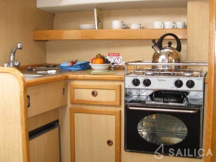 Le Boat Capri WHS - Yacht Charter Sailica
