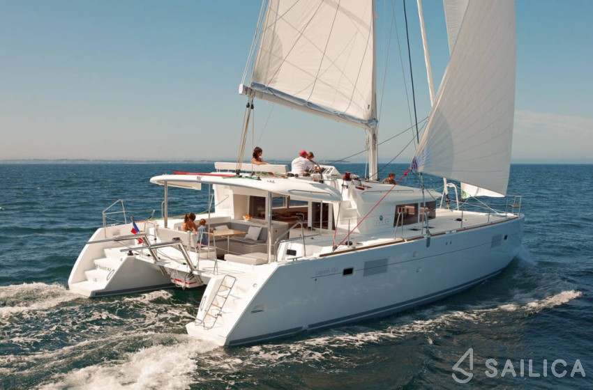 Lagoon 450  Flybridge - Yacht Charter Sailica
