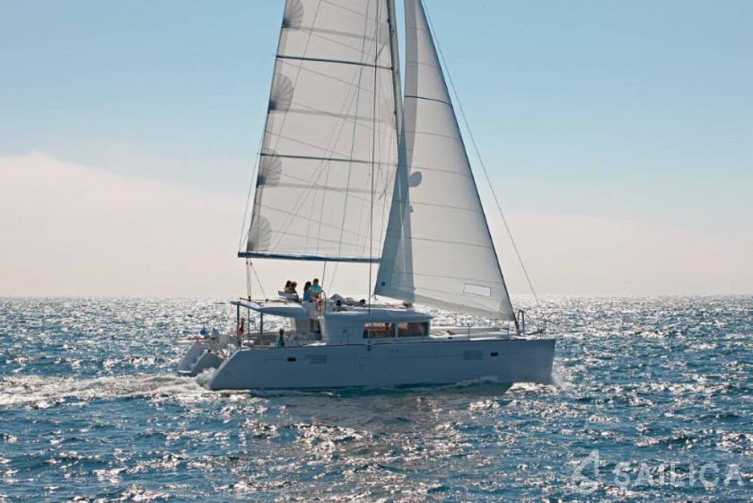 Lagoon 450  Flybridge - Yacht Charter Sailica
