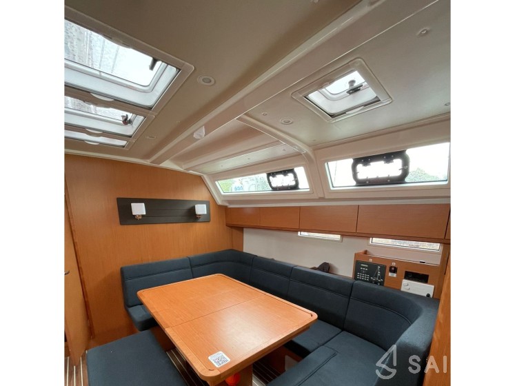 Bavaria 46 Cruiser - Yacht Charter Sailica