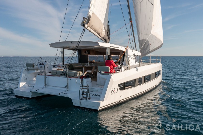 Bali Catsmart - Yacht Charter Sailica
