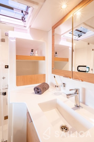 Bali Catspace - Yacht Charter Sailica