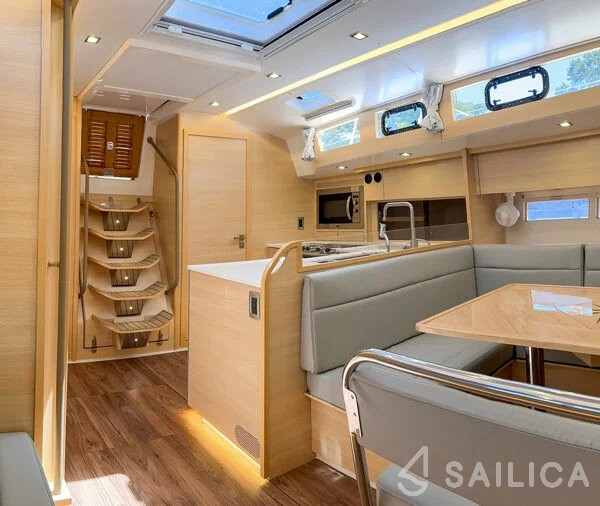 Delta 47 - Yacht Charter Sailica
