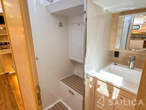 Delta 47 - Yacht Charter Sailica