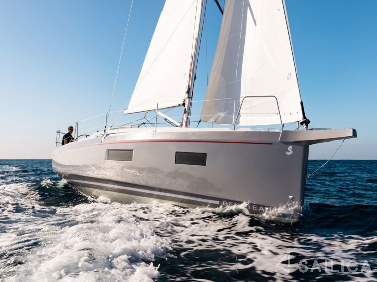 Oceanis 34.1 - Yacht Charter Sailica