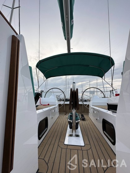Maxus 35 - Yacht Charter Sailica