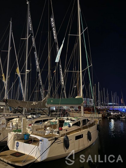 Maxus 35 - Yacht Charter Sailica