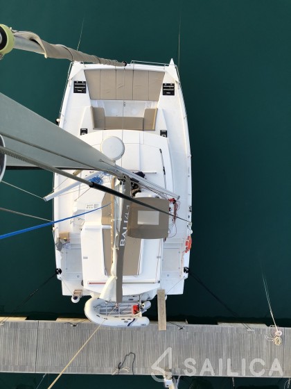 Bali 4.1 - Yacht Charter Sailica