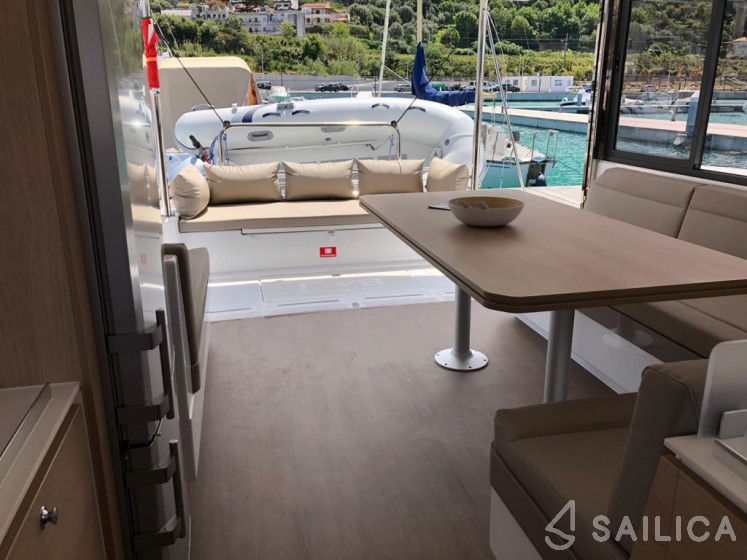Bali 4.1 - Yacht Charter Sailica
