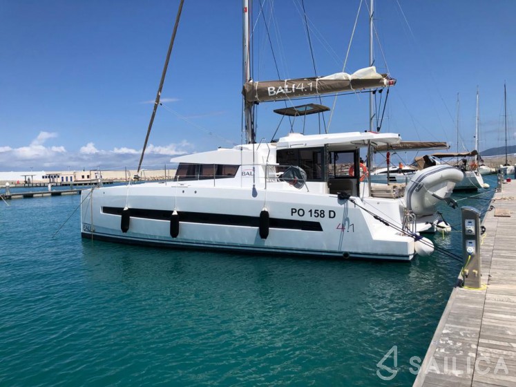 Bali 4.1 - Yacht Charter Sailica