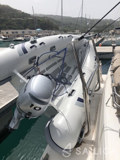 Bali 4.1 - Yacht Charter Sailica