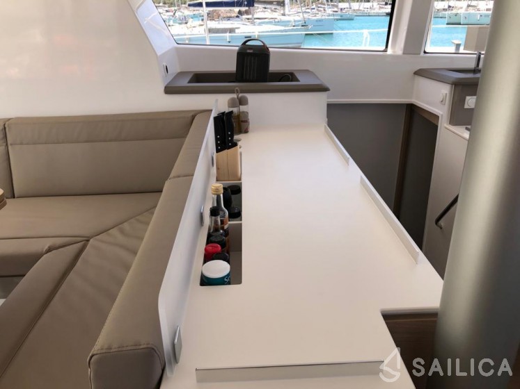 Bali 4.1 - Yacht Charter Sailica