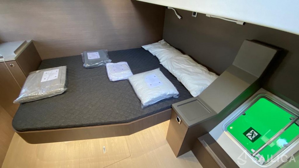 Bali 4.8  - Yacht Charter Sailica