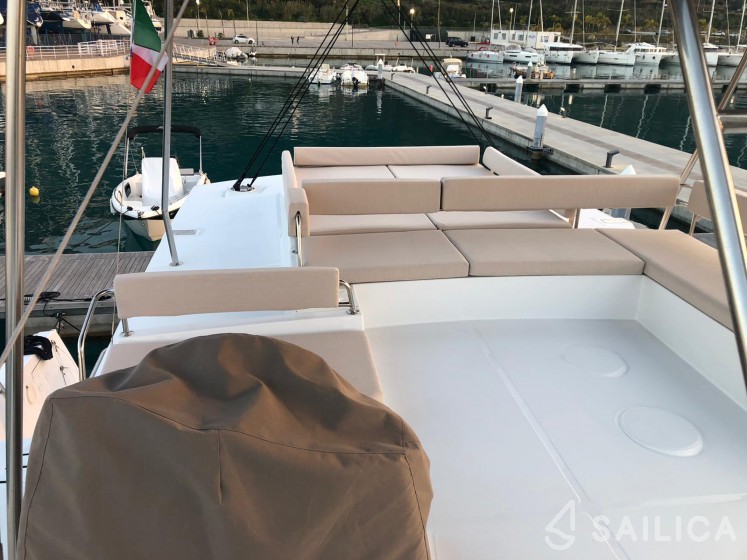 Bali 4.8  - Yacht Charter Sailica