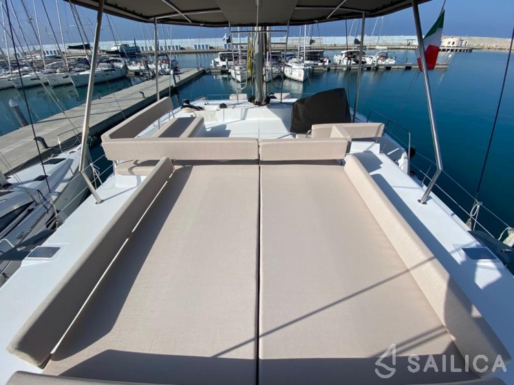 Bali 4.8  - Yacht Charter Sailica