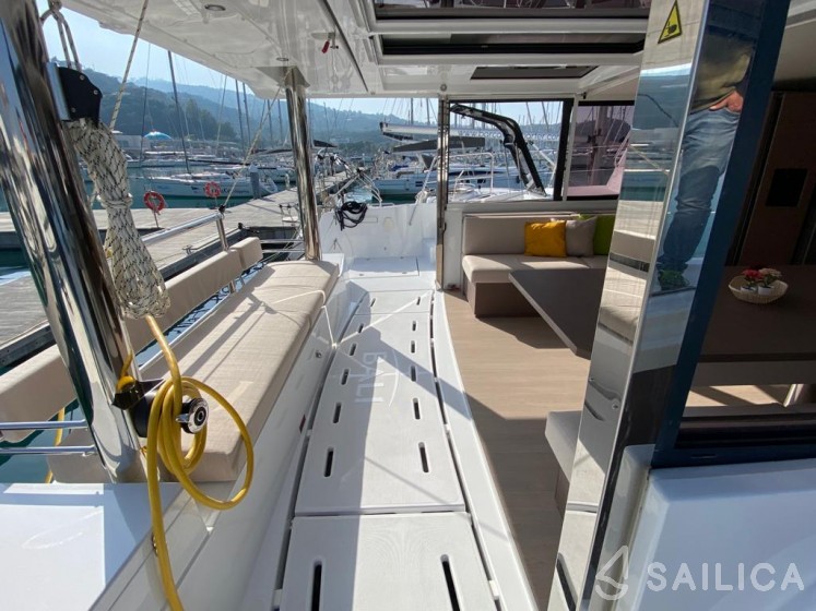 Bali 4.8  - Yacht Charter Sailica