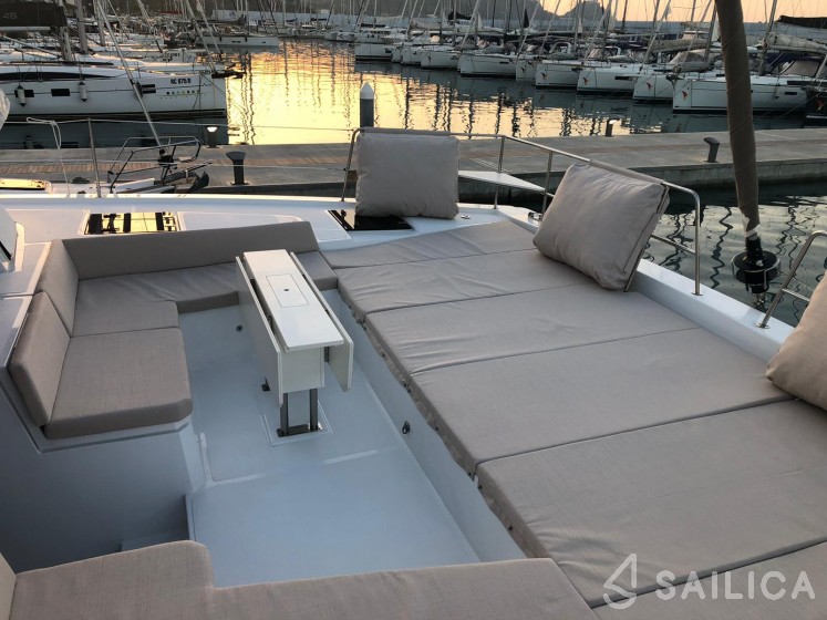 Bali 4.8  - Yacht Charter Sailica