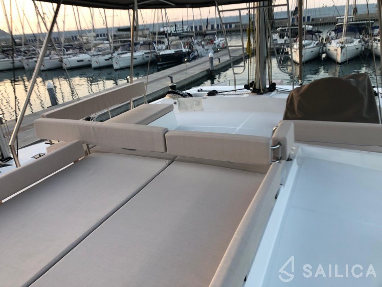 Bali 4.8  - Yacht Charter Sailica