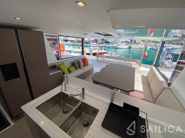 Bali 4.6 - Yacht Charter Sailica