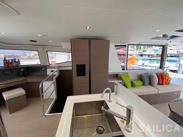 Bali 4.6 - Yacht Charter Sailica