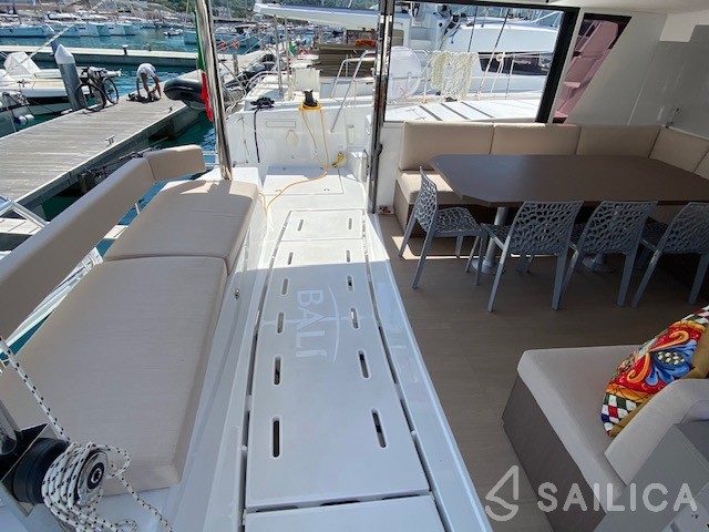Bali 4.6 - Yacht Charter Sailica