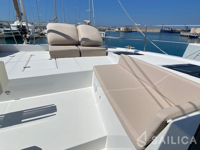Bali 4.6 - Yacht Charter Sailica