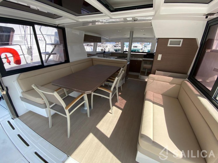 Bali 4.1 - Yacht Charter Sailica