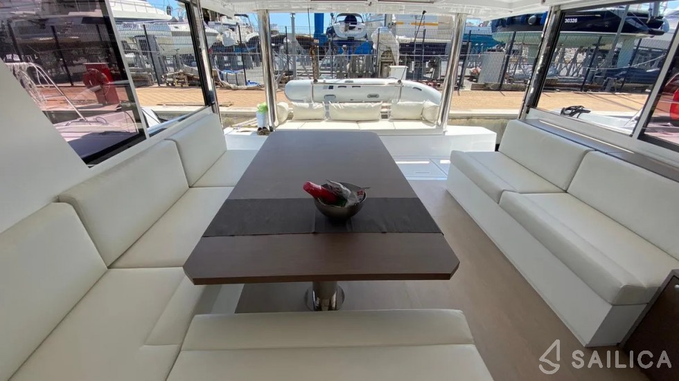 Bali 4.8  - Yacht Charter Sailica