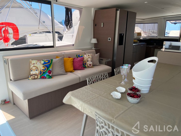 Bali 4.8  - Yacht Charter Sailica