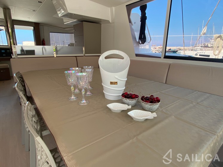 Bali 4.8  - Yacht Charter Sailica