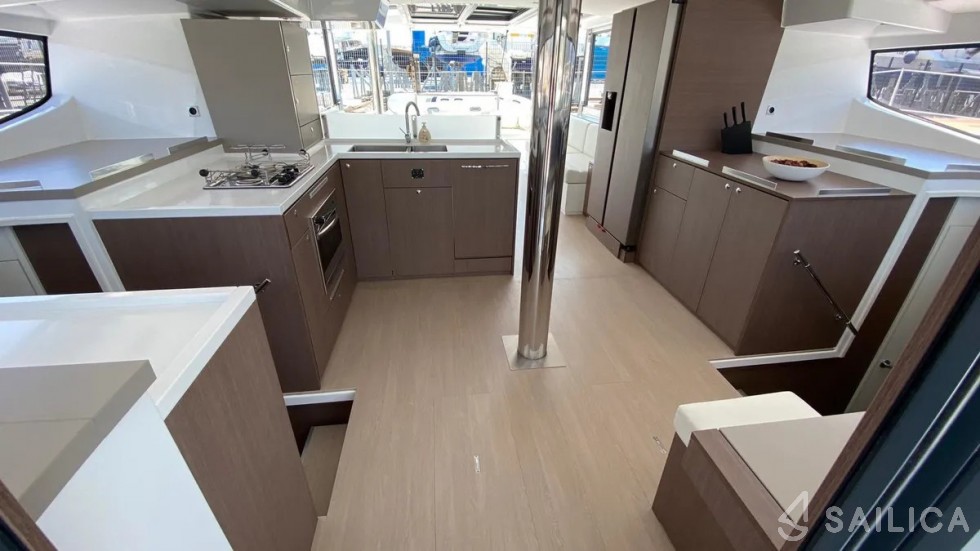 Bali 4.8  - Yacht Charter Sailica