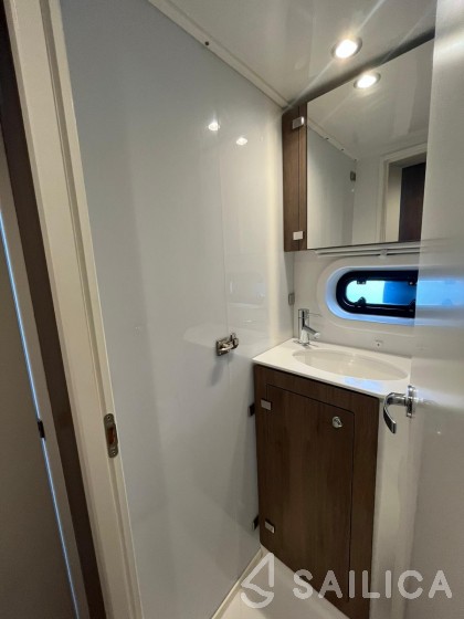 Bali 4.2 - Yacht Charter Sailica