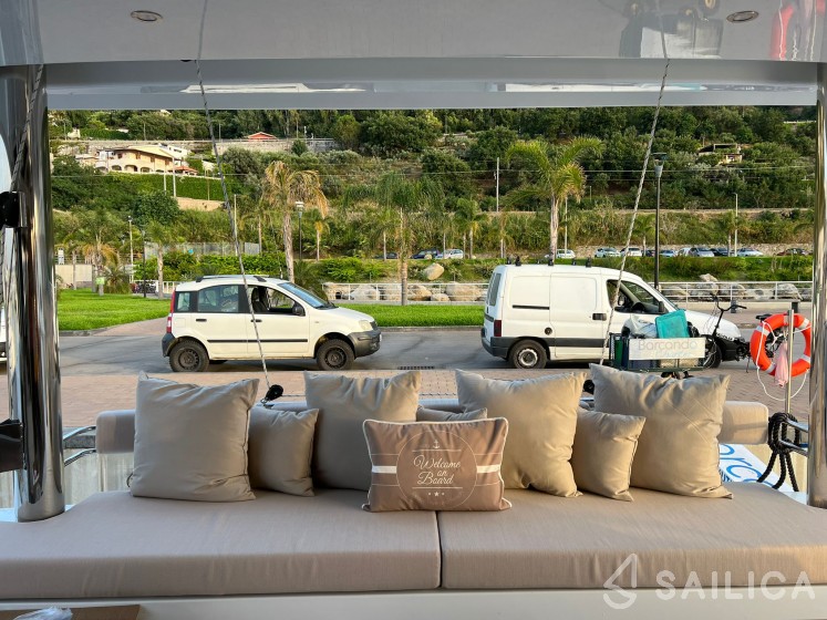 Bali 5.4. - Yacht Charter Sailica