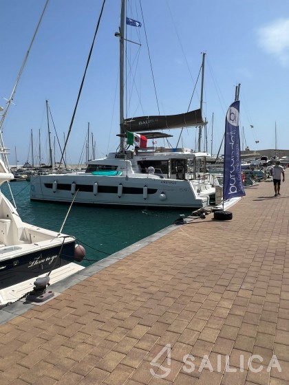 Bali 5.4. - Yacht Charter Sailica