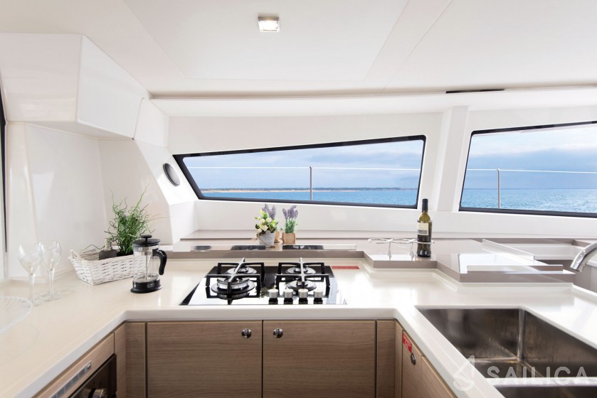 Bali 5.4. - Yacht Charter Sailica