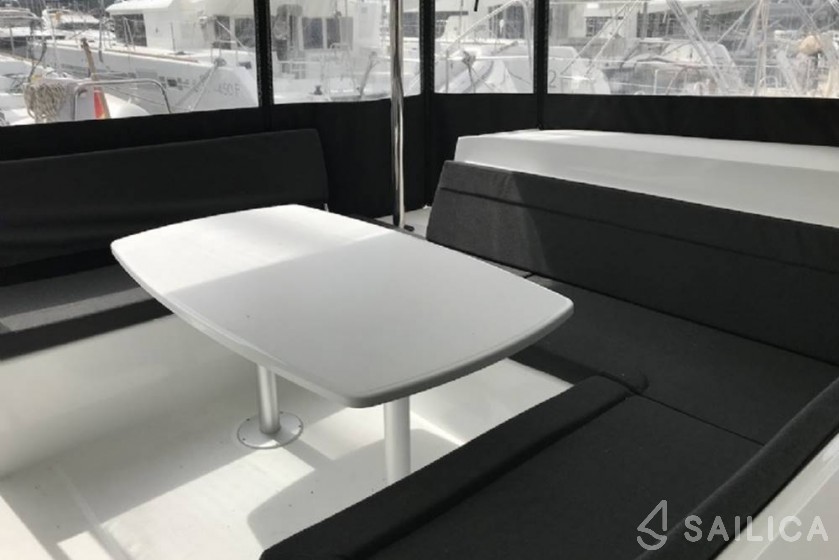 Lagoon 450  Flybridge - Yacht Charter Sailica